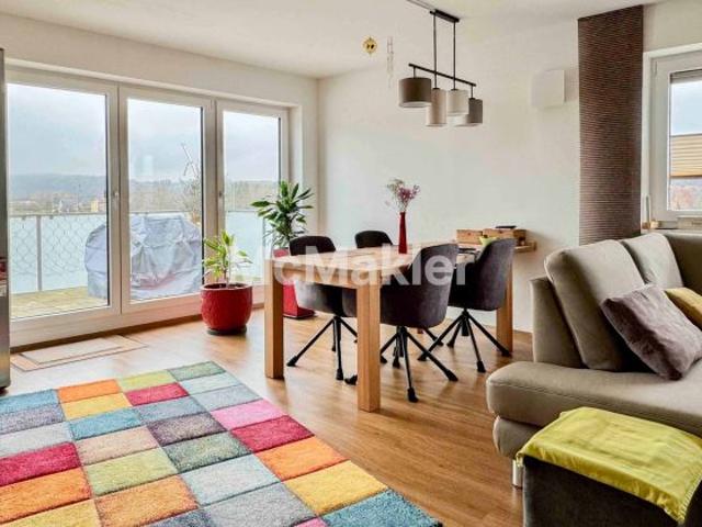 Ankommen & Wohlfühlen: stilvolle Wohnung mit Blick ins Grüne und Premium Ausstattung