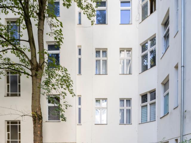 ANLAGE | 1 Zimmer Altbauwohnung am Weigandufer!