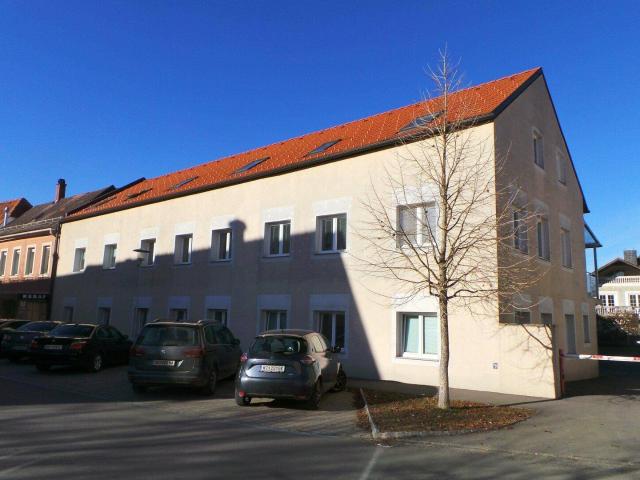 ANLAGE nahe STADTPARK, vermietete barrierefreie 2ZI+Terrasse, AllgGARTEN,Carport