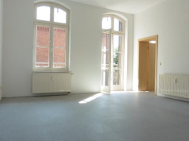 Ansprechende, helle 1 Zi. Wohnung mit Balkon