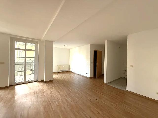 Ansprechende & ruhig gelegene 1 Zimmer Whg. m. Balkon & Aufzug