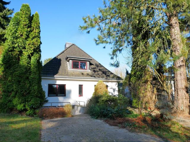 Ansprechendes Walmdachhaus bei der Fischbeker Heide!