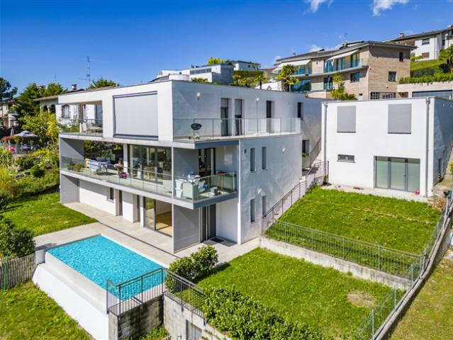 Anspruchsvolles Penthouse mit Nebengebäude und Panoramaterrassen in exklusiver Umgebung