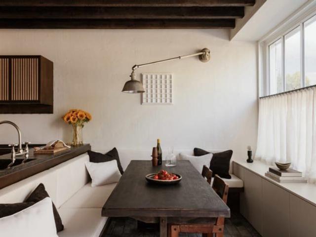 ANTWERP EILANDJE ARCHITECTURALLY DESIGNED TOWNHOUSE