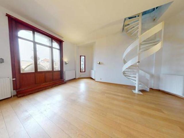 ANTWERPEN Ruim en lichtrijk appartement