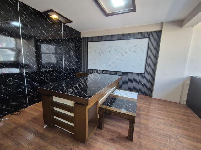 Antalya Muratpaşa Kışla kiralık İşyeri köşe arakat 3 Odalı boş