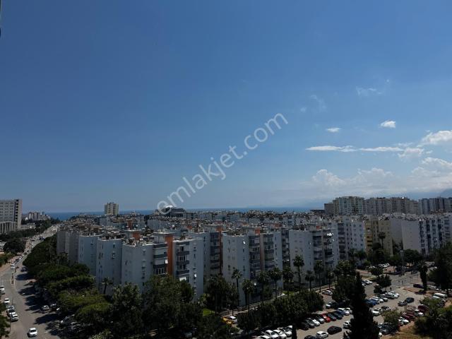 Antalya Merkezde Deniz Manzaralı Satılık 3+1 | 145 M² Net