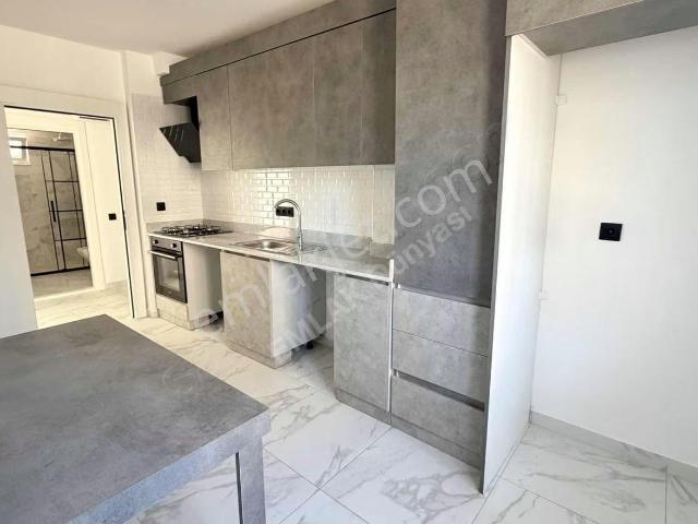 Antalya Aydoğmuş'ta Sıfır Giriş Kat 2+1 Tramvay Dibi Daire