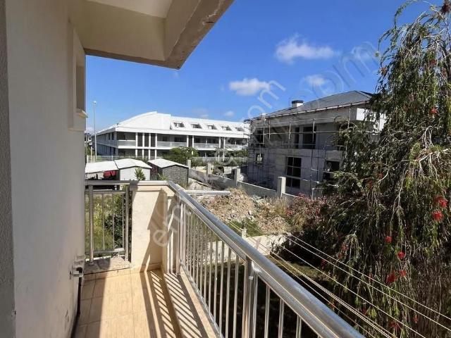 Antalya Belekde Havuzlu Site İçerisinde Arakat 2+1