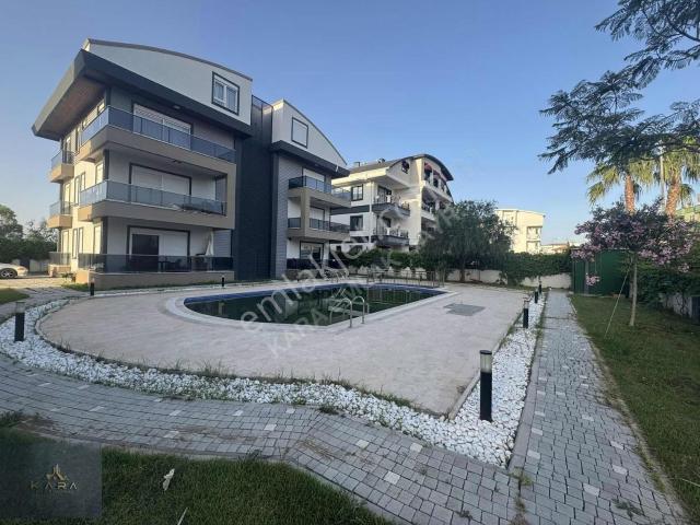 Antalya Belekte Havuzlu Site İçerisinde Arakat 2+1 Satılık Daire
