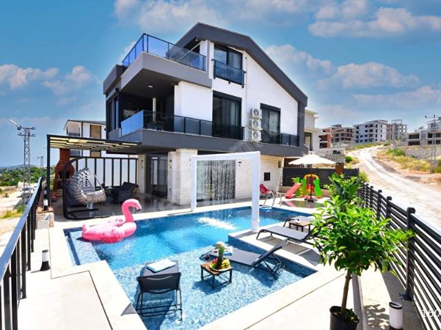 Antalya Demre'de Kiralık Tatil Villası
