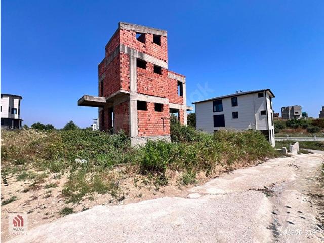 ANTALYA DENİZE 5 KM NATAMAM 670 M2 ARSALI SATILIK VİLLA