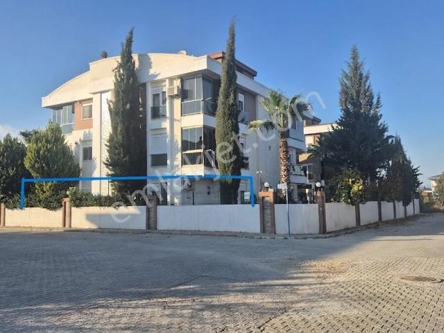 Antalya Döşemealtı'nda Havuzlu Sitede 3+1 Bahçeli Daire