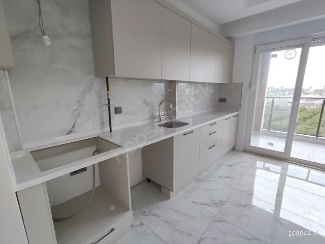 ANTALYA DÖŞEMEALTI BAHÇEYAKA'DA KİRALIK 2+1 SIFIR DAİRE