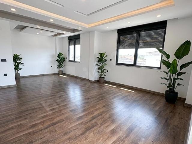 ANTALYA ŞEHİR HASTANESİ YAKINI SATILIK LÜKS 5+1 HAVUZLU SİTEDE