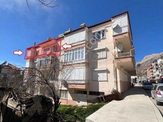 Antalya Elmalı İlçesinde Çarşı Merkezde Kapalı Halk Pazarına Yakın Mesafede 2+1 Satılık Daire