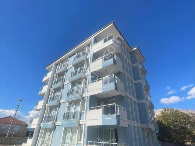 Antalya Elmalı İlçesinde Merkeze Yakın Lokasyonda 3+1 Kaloriferli Daire Satılıktır