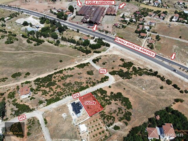 ANTALYA ELMALI CEZAEVİ LOJMANLARINA YAKIN LOKASYONDA 5 KATA İMARLI 420m2 SATILIK ARSA