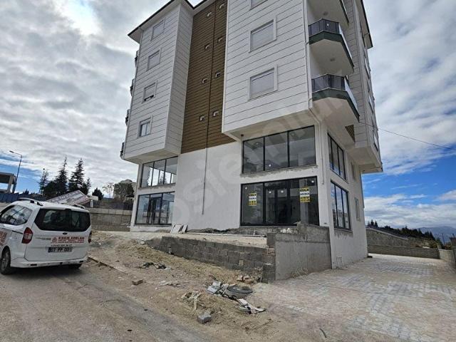 ANTALYA ELMALI İLÇESİNDE DEVLET HASTANESİ VE OTOGAR YANINDA 3 KATLI KİRALIK DÜKKAN