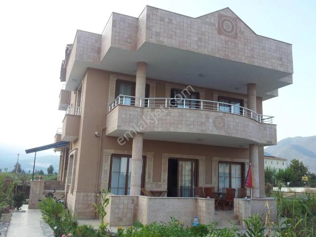 Antalya Finike Kum Mah.eşyalı Satılık 7+1 Tripleks Villa