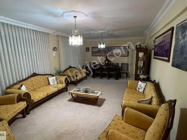 Antalya Finike Sahilkent Mahallesi’nde Geniş Metrajlı, Manzaralı 3+1 Satılık Daire