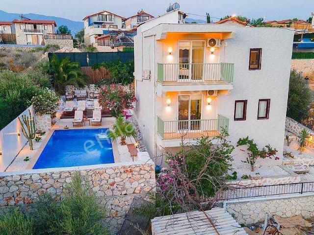 Antalya Kaş’ta Patara Plajı’na Yakın Havuzlu Ve Eşyalı Villa