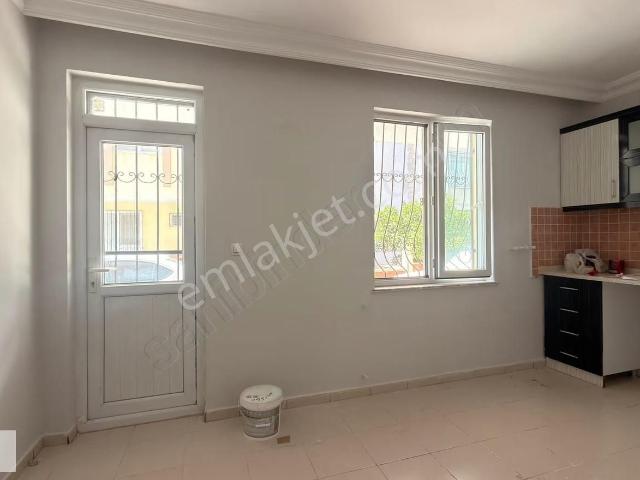 Antalya Karşıyaka Tadilatlı 2+1 Ayrı Mutfak Dünya Göz Karşısında