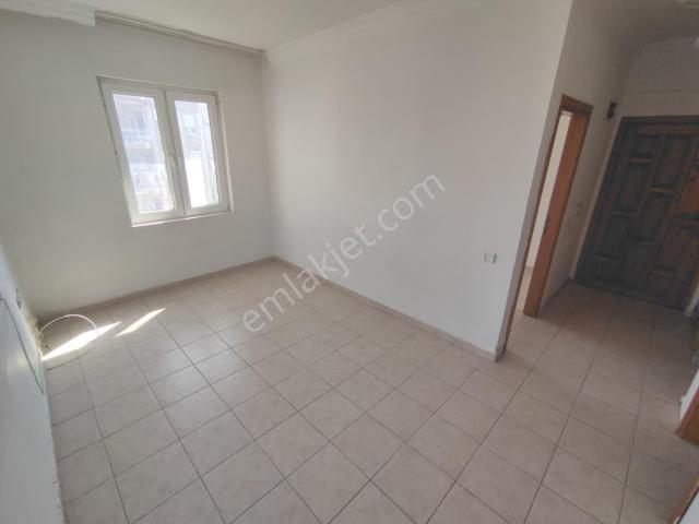 Antalya Kepez Yeşilyurtta Kiralık 1+1 Katta Daire No:20648