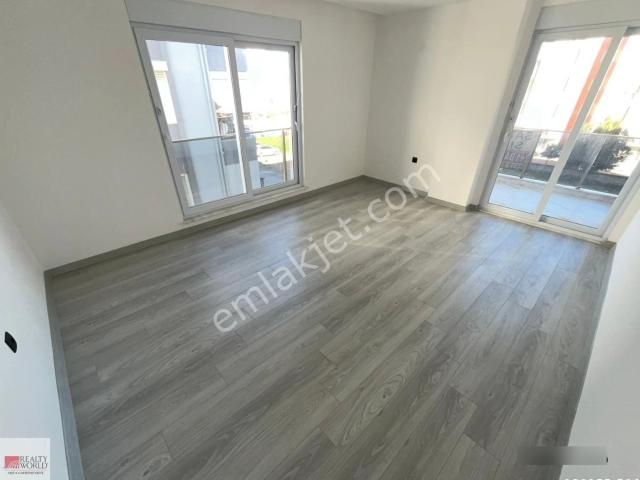 Antalya Kepezde Ayrı Mutfaklı Geniş 2+1 Sıfır Daire