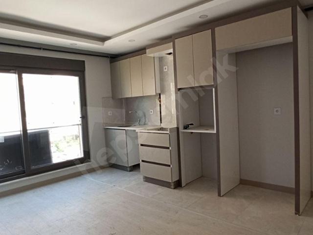ANTALYA KIZILTOPRAK'TA SATILIK ARAKAT SIFIR D.GAZLI 1+1