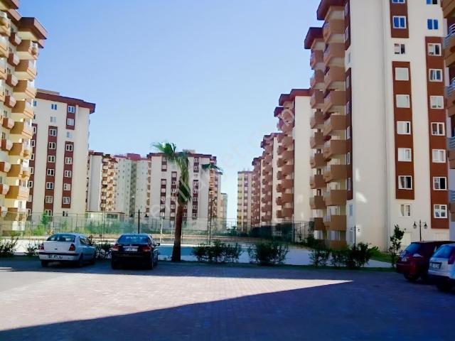 Antalya Konyaaltı Havuzlu Sitede Satılık 3+1 Daire Katta