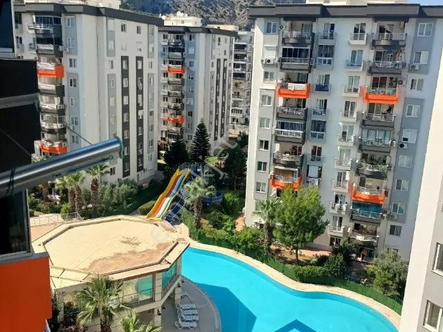 Antalya Konyaaltı Havuzlu Sitede Satılık 3+1 Katta Daire
