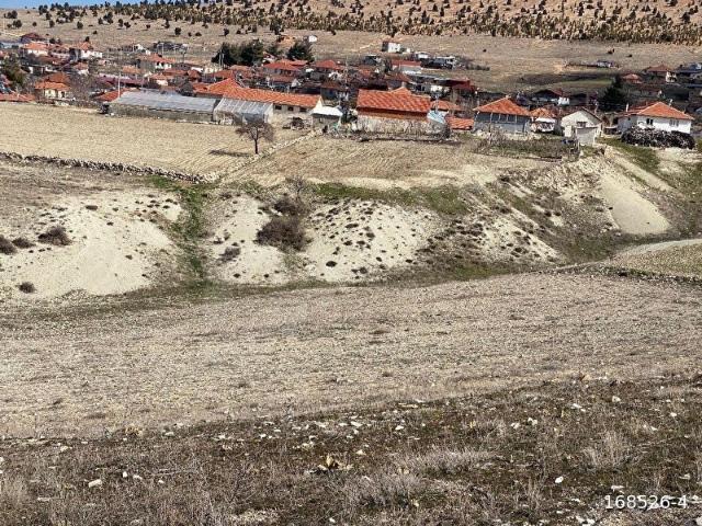 ANTALYA KORKUTELİ İLÇESİ SIMANDIR KÖYÜNDE ACİL SATILIK TARLA
