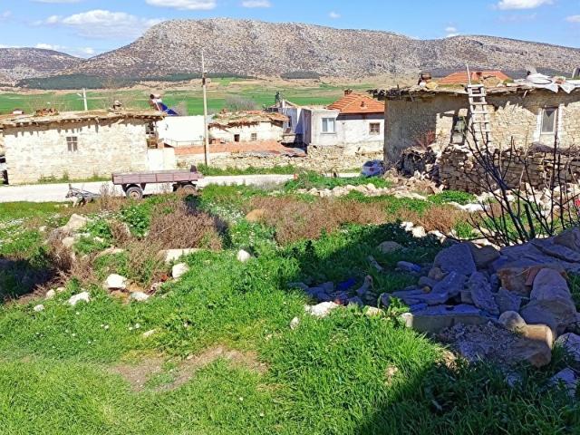 Antalya Korkuteli'nde Köy içi satılık arsa