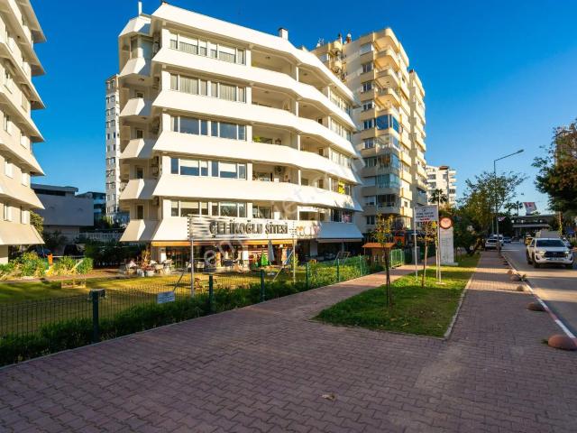 Antalya Lara Üst Düzey Konforlu Yaşam