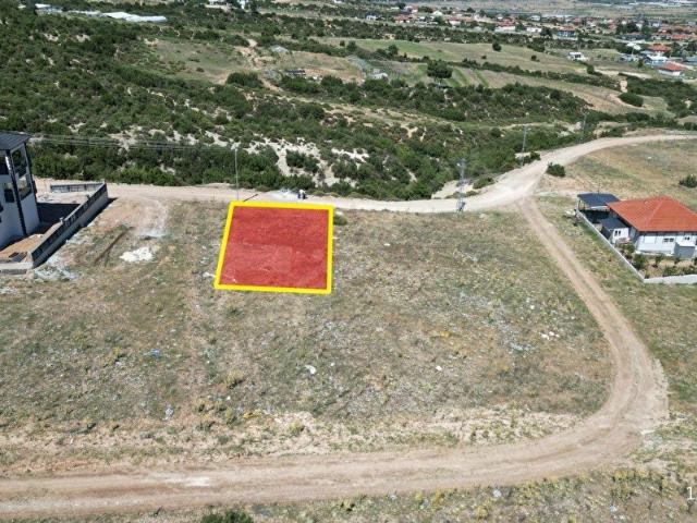 ANTALYA YEŞİLYAYLA DA SATILIK ARSA 347 M2 İMARLI YOL SU ELKTRİK VAR VİLLA EV YAPILIR