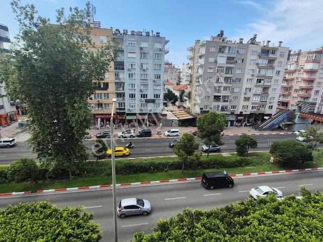 Antalya 100 Yıl Cadde Üzeri Kiralık 3+1 Daire
