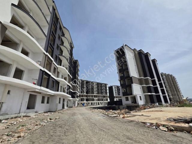 Antalya'nın Zirvesinde Havuz Manzaralı Bahçe Katı Keyfi