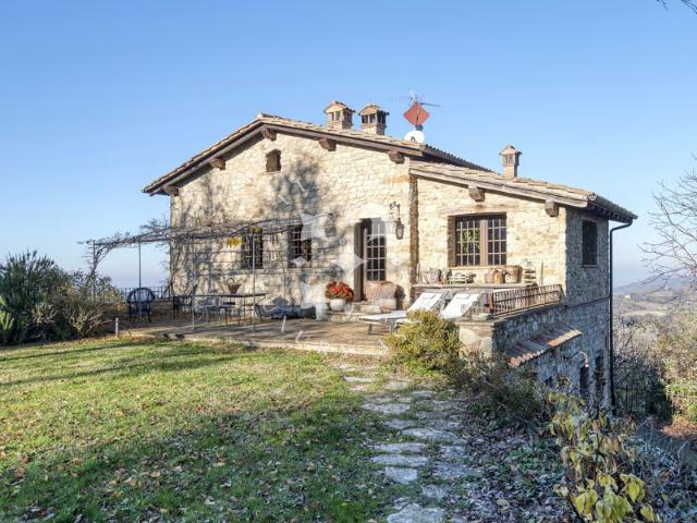 Antico Castello con Guest House tra le colline bolognesi 570m² Sasso Marconi