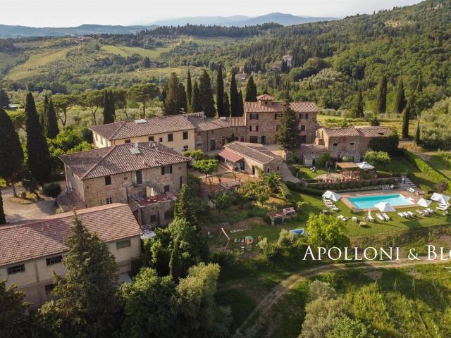 Antico Borgo con vigneti e piscine Greve in Chianti 1800m² Greve in Chianti