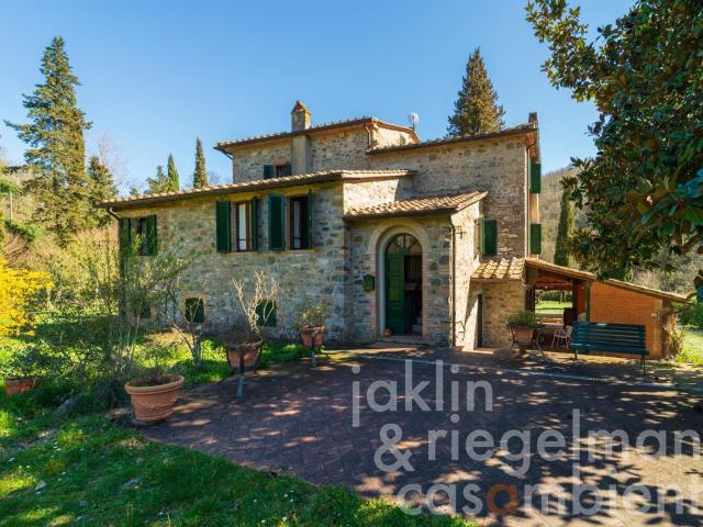Antico mulino nel Chianti, in una posizione soleggiata con p. 737m² Gaiole in Chianti