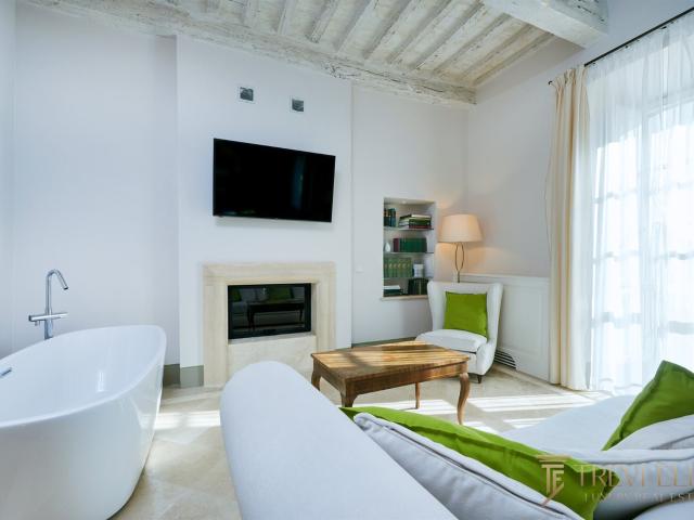 Antico Palazzo nel Borgo toscano, Luogo di nascita di un Pap. 386m² Sarteano