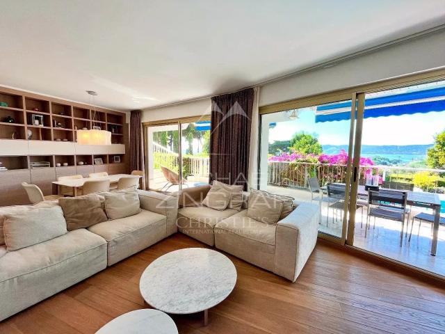 Antibes – Magnifique Appartement avec Vue Mer et Accès Piscine