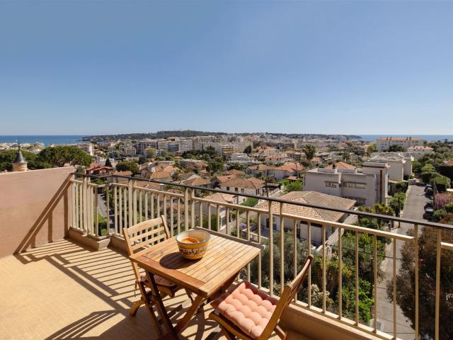 Antibes — Badine | 4 Pièces | 136 m² | Terrasse 40 m² | Vue. 135m² Antibes