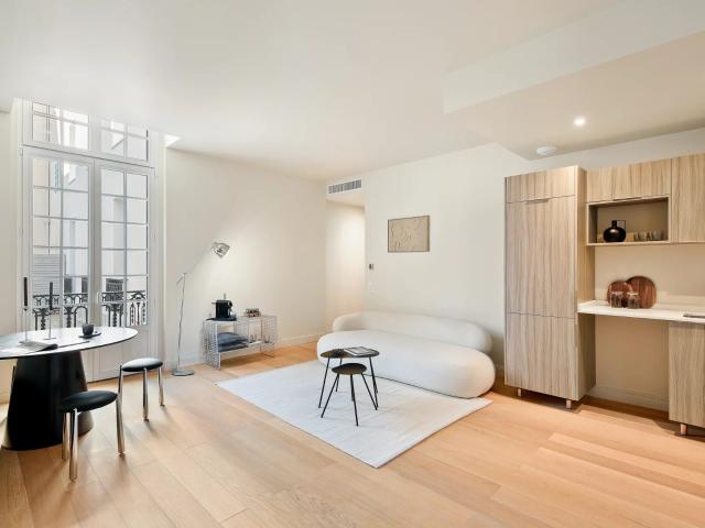 Antibes Centre Rare à la vente: 8 appartements bourgeois e. 61m² Antibes