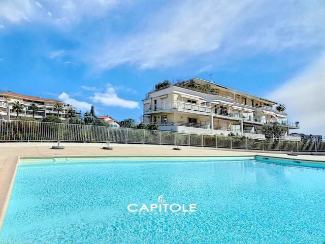 Antibes, Exclusivité rare: Appartement Villa sur le toit 3. 82m² Antibes