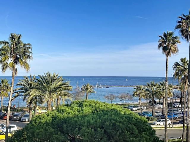 Antibes Front De Mer Vue Mer Panoramique 63m² Antibes