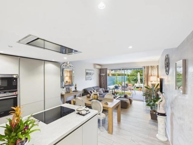 Antibes – Juan les Pins / Quartier Rostagne