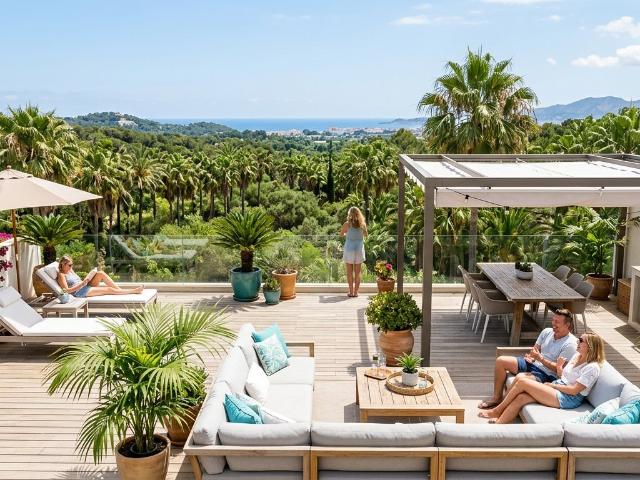 ANTIBES: LUMINEUX TOIT TERRASSE 5 PIECES DANS UN ECRIN DE VERDURE 5 pièces, 113 m²