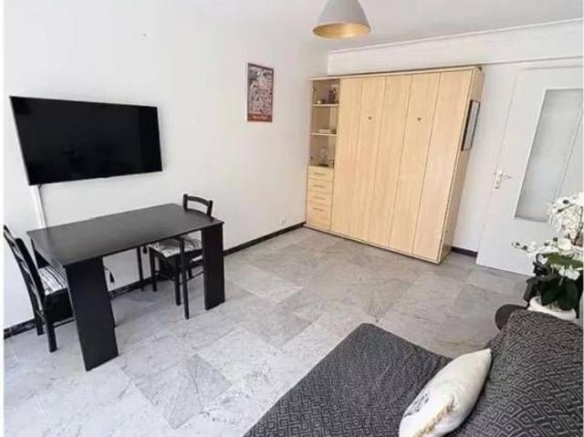 ANTIBES La Salis Studio avec terrasse de 8m²